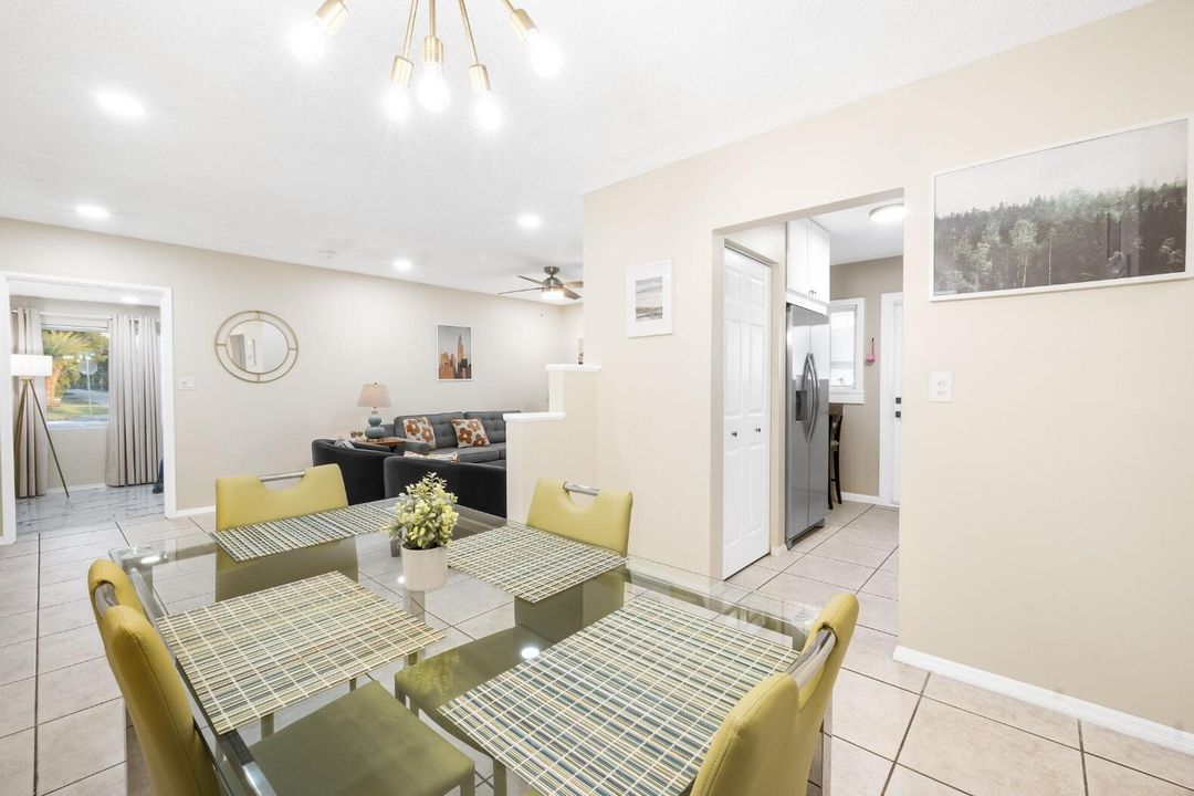 2 Bed / 2 Bath - Dining Room