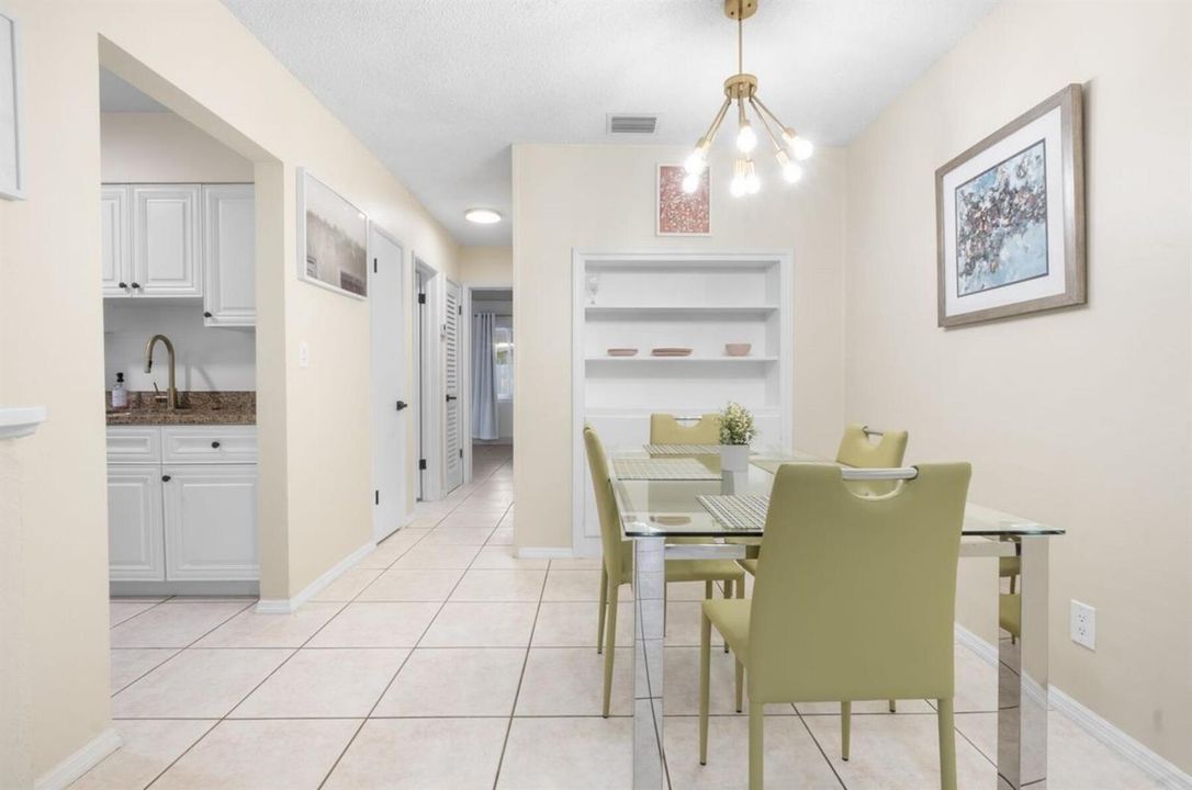 2 Bed / 2 Bath - Dining Room