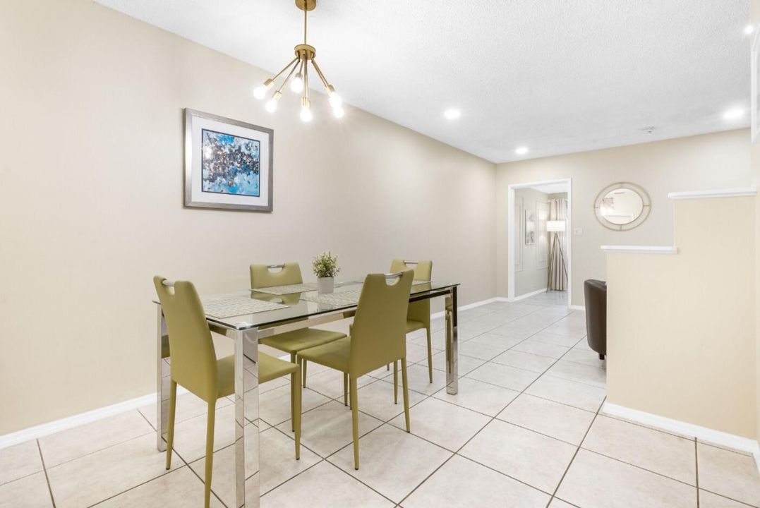 2 Bed / 2 Bath - Dining Room
