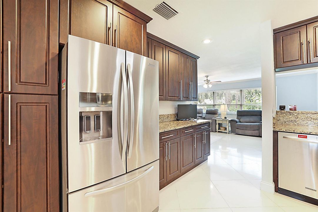 8753 SE Riverfront Terrace-13