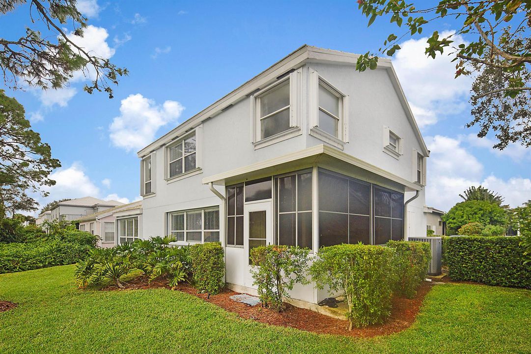 8753 SE Riverfront Terrace-32