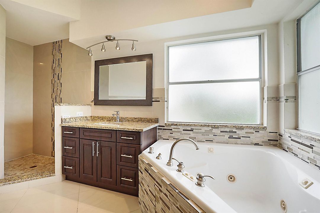 8753 SE Riverfront Terrace-24