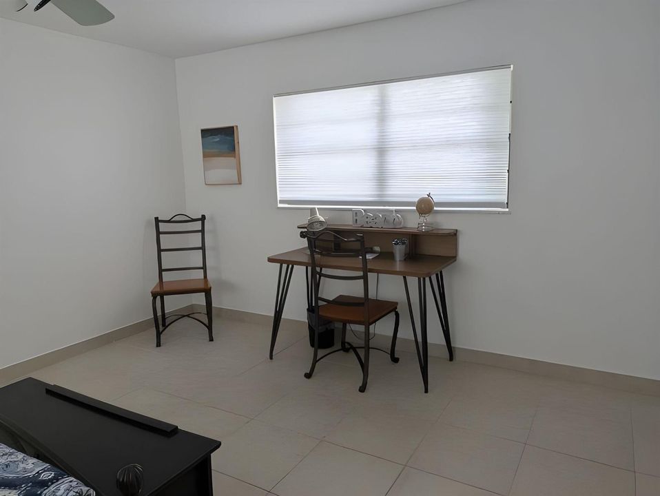 master sitting area