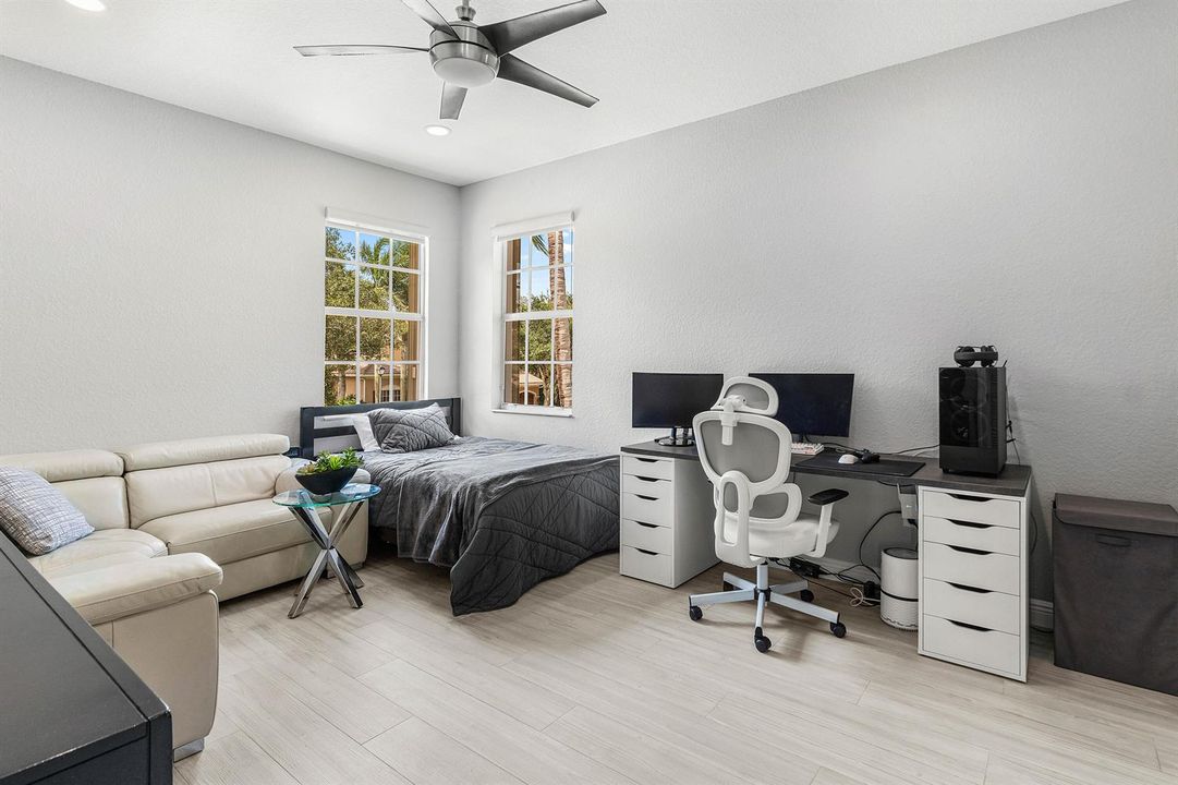 Ensuite Secondary Bedroom