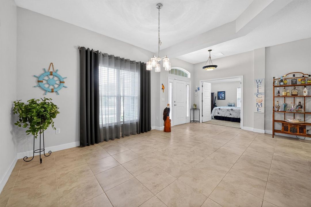21_1858_SW_MacKenzie_St-Dining_room-0033