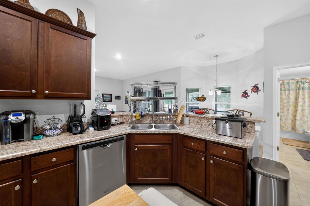 15_1858_SW_MacKenzie_St-Kitchen-0098