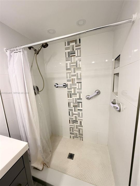 For Sale: $125,000 (2 beds, 2 baths, 800 Square Feet)
