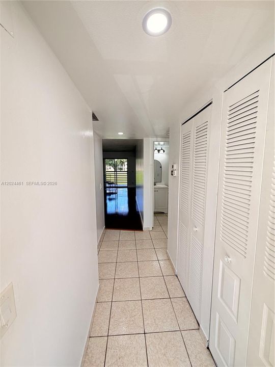 For Sale: $125,000 (2 beds, 2 baths, 800 Square Feet)