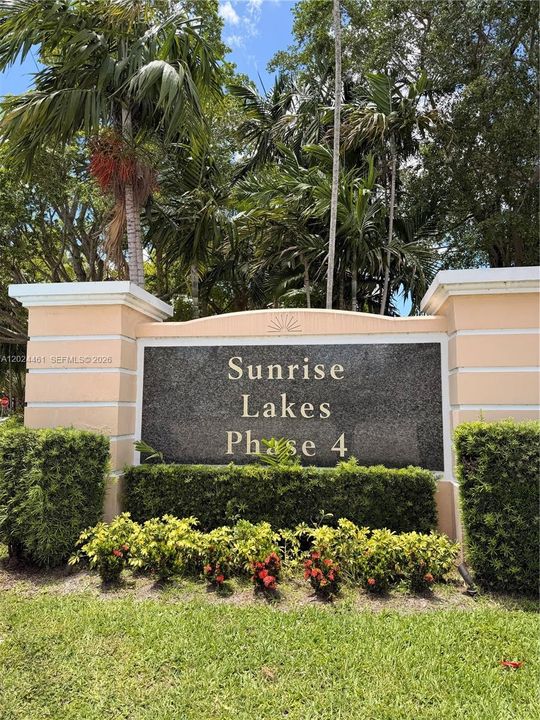 For Sale: $125,000 (2 beds, 2 baths, 800 Square Feet)