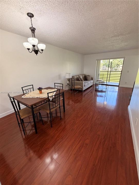 For Sale: $125,000 (2 beds, 2 baths, 800 Square Feet)
