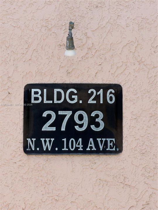 For Sale: $125,000 (2 beds, 2 baths, 800 Square Feet)