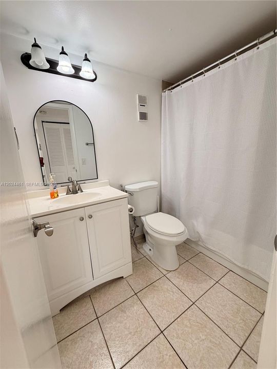 For Sale: $125,000 (2 beds, 2 baths, 800 Square Feet)