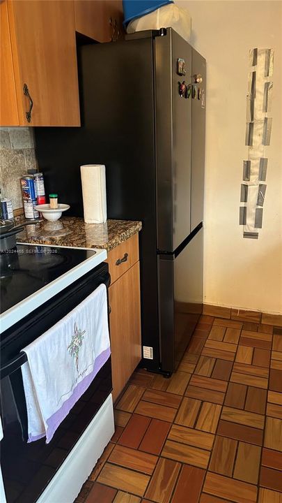 В аренду: $2,400 (3 спален, 1 ванн, 864 Квадратных фут)