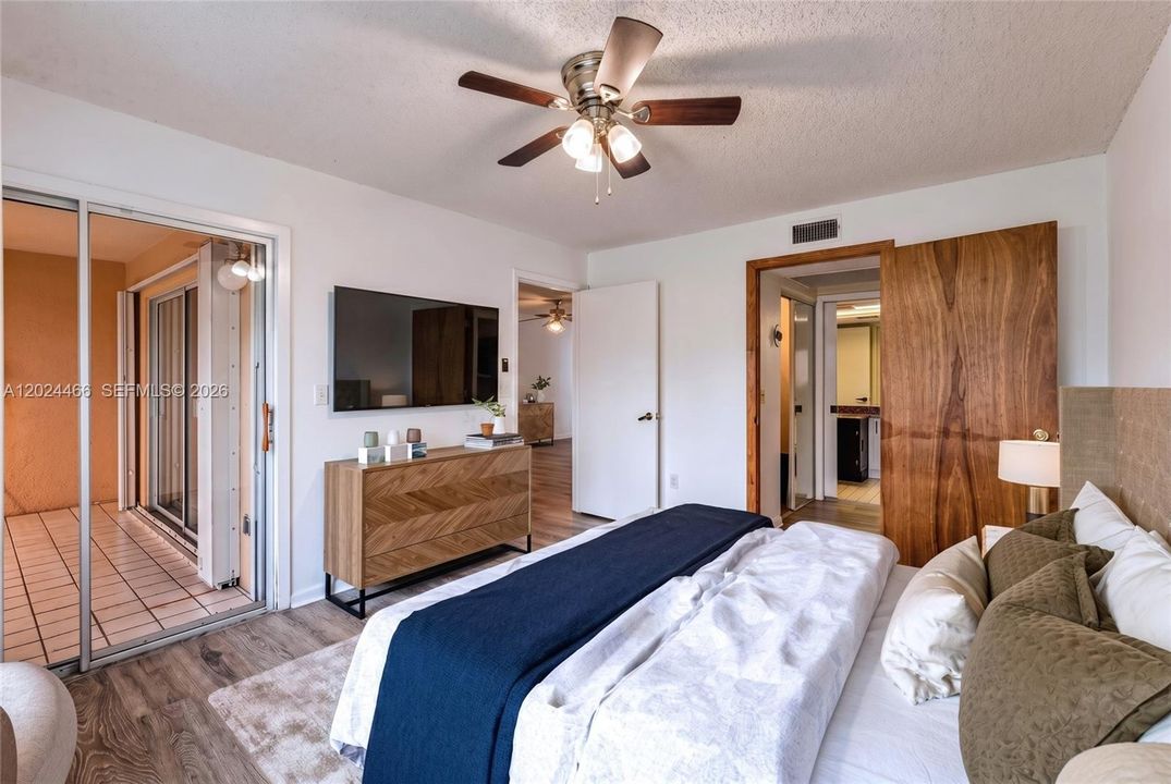 For Sale: $152,000 (1 beds, 1 baths, 830 Square Feet)
