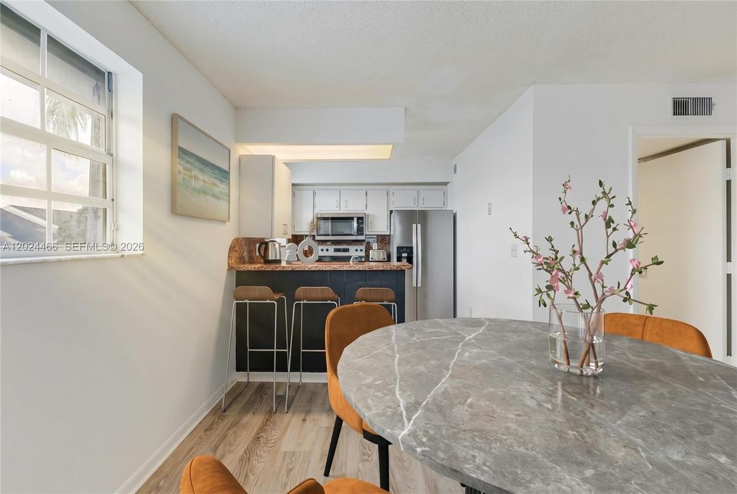 For Sale: $152,000 (1 beds, 1 baths, 830 Square Feet)