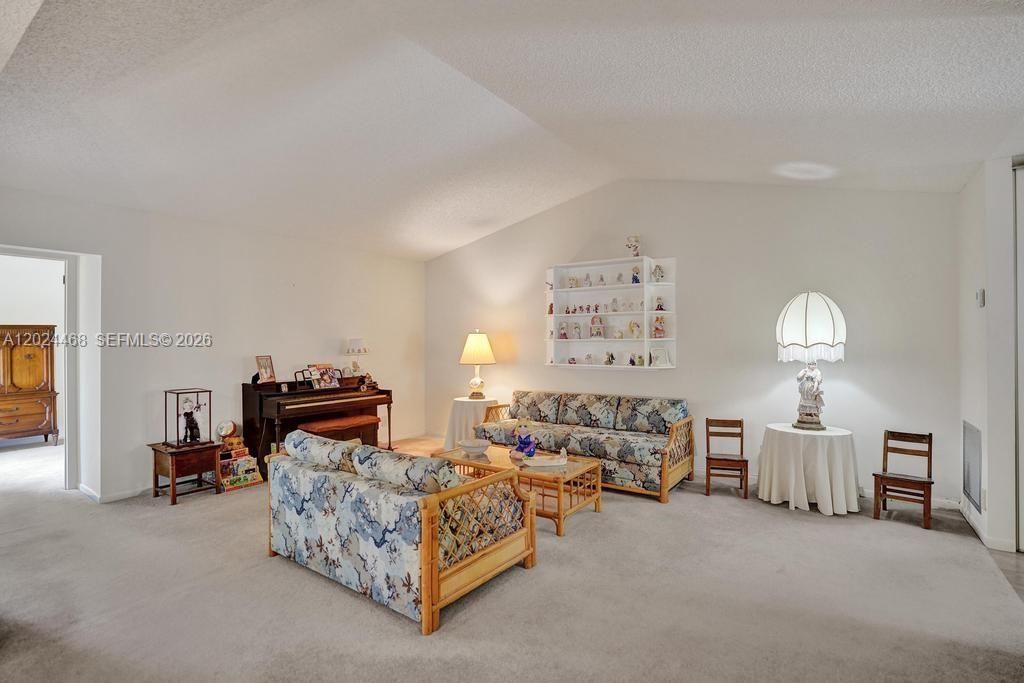 For Sale: $320,000 (2 beds, 2 baths, 1522 Square Feet)