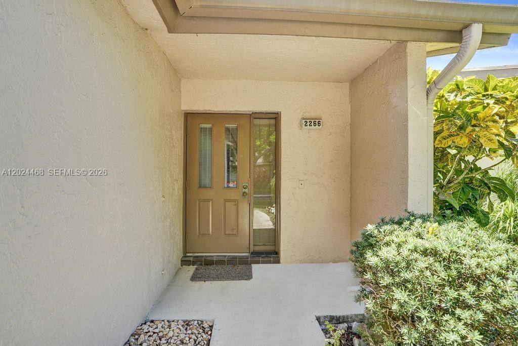 For Sale: $320,000 (2 beds, 2 baths, 1522 Square Feet)