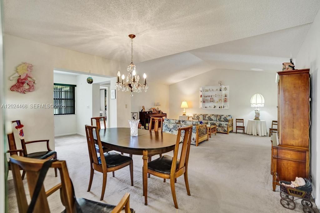 For Sale: $320,000 (2 beds, 2 baths, 1522 Square Feet)