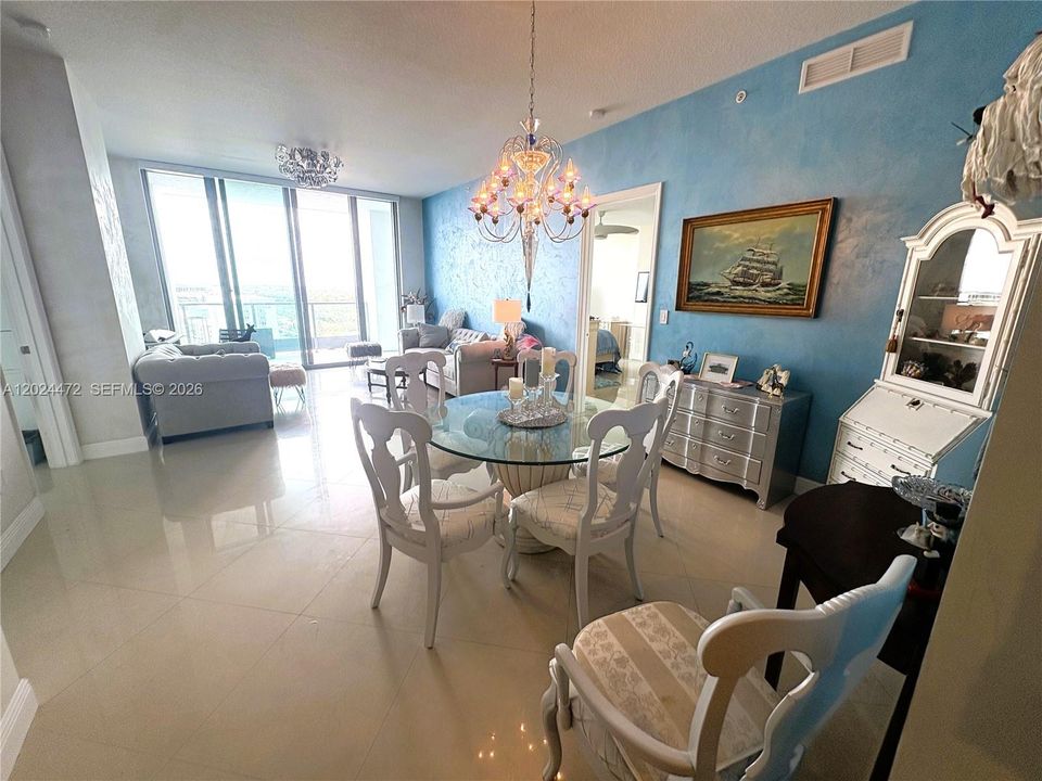 В аренду: $6,500 (3 спален, 3 ванн, 1590 Квадратных фут)