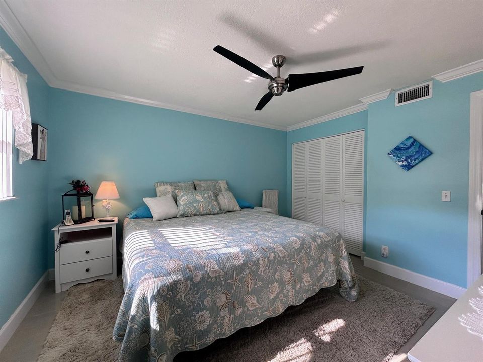 2 closets, one walk-in