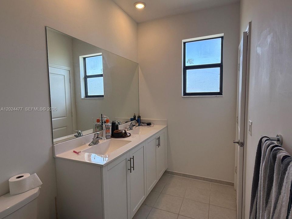 Great Bathroom 02