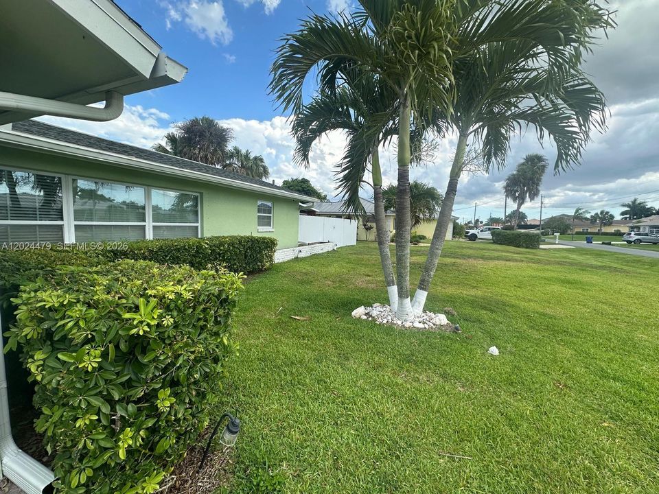 For Rent: $3,500 (2 beds, 2 baths, 1602 Square Feet)