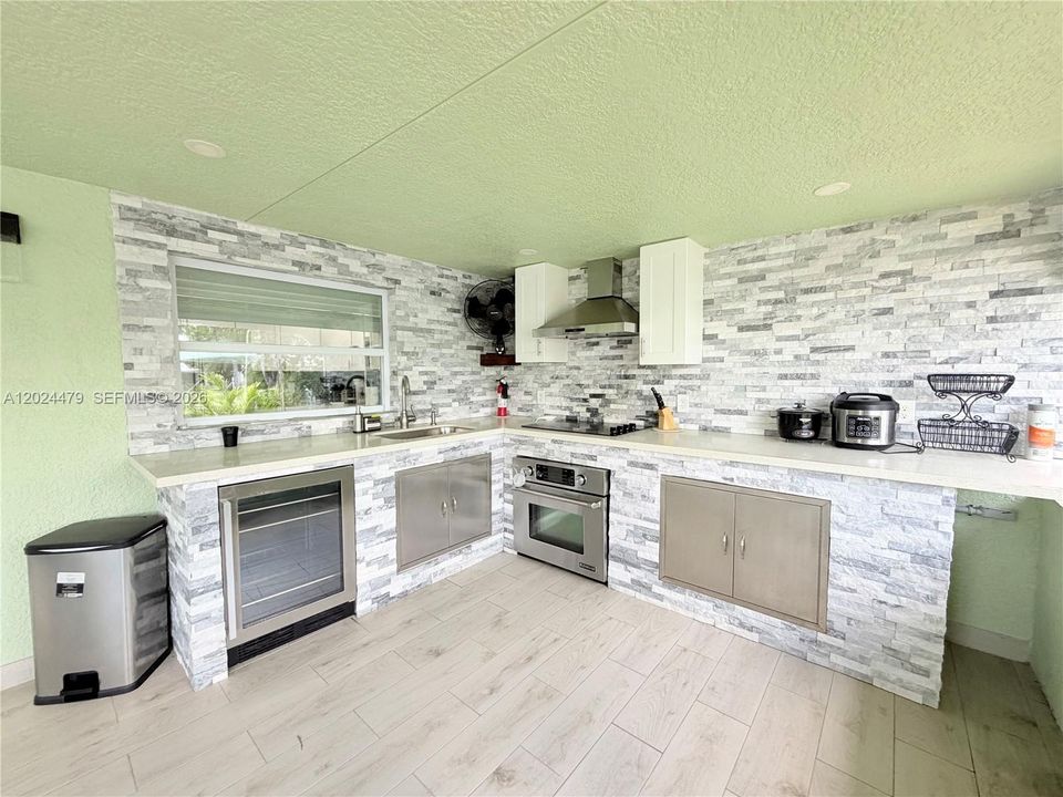 Screened Terrace & Summer Kitchen