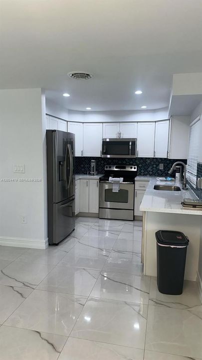 For Rent: $3,500 (2 beds, 2 baths, 1602 Square Feet)