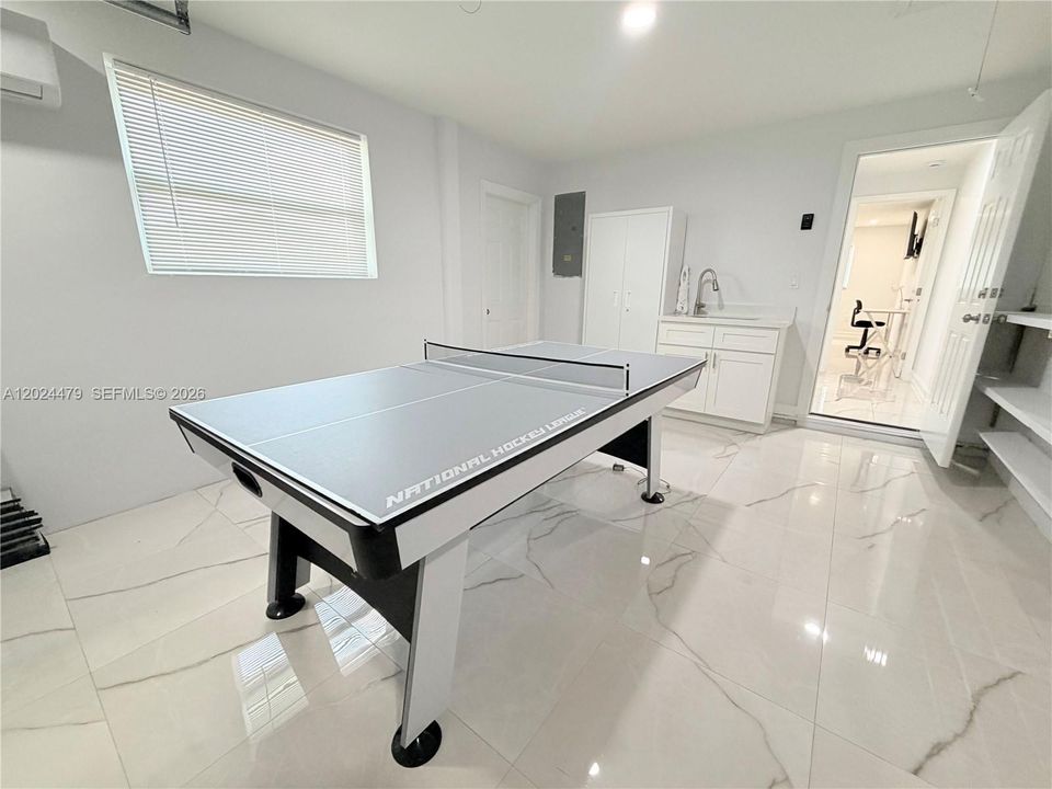 Game Room & Laundry