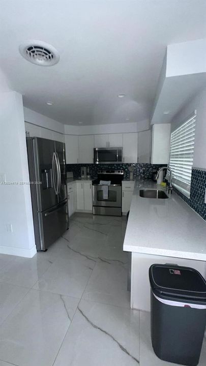 For Rent: $3,500 (2 beds, 2 baths, 1602 Square Feet)