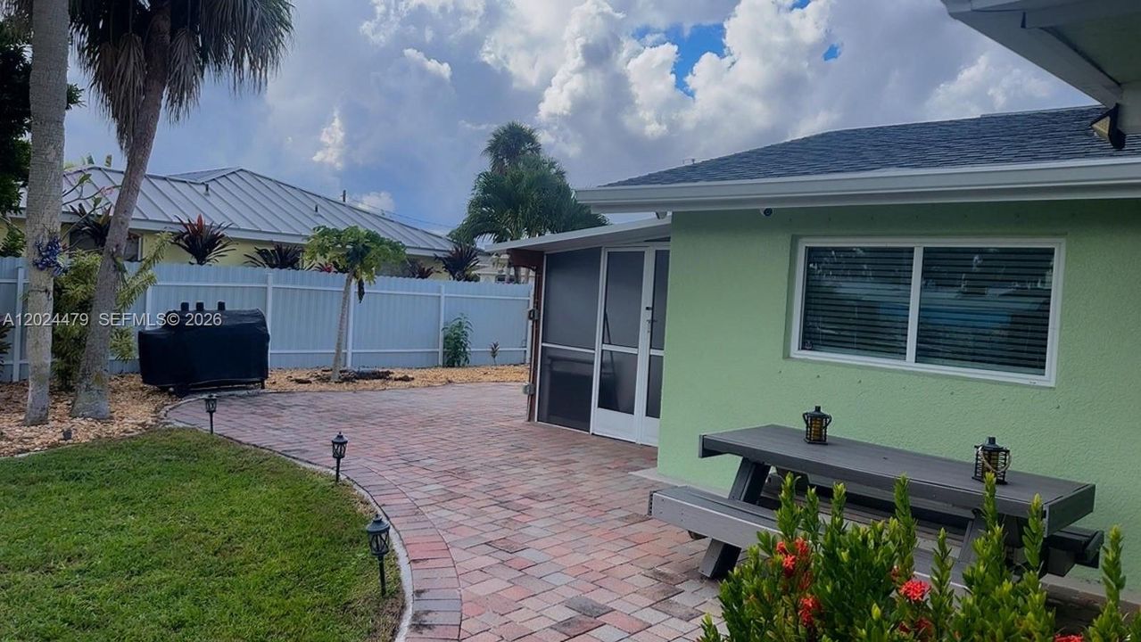 For Rent: $3,500 (2 beds, 2 baths, 1602 Square Feet)