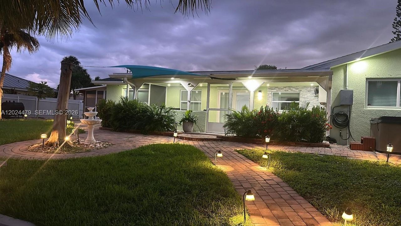 For Rent: $3,500 (2 beds, 2 baths, 1602 Square Feet)