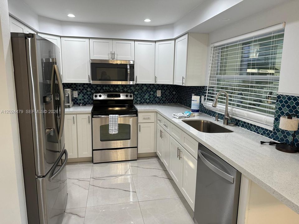 For Rent: $3,500 (2 beds, 2 baths, 1602 Square Feet)