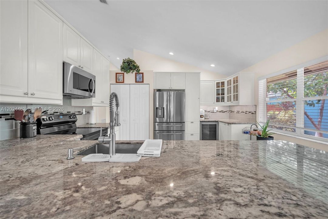 For Sale: $586,000 (3 beds, 2 baths, 1877 Square Feet)