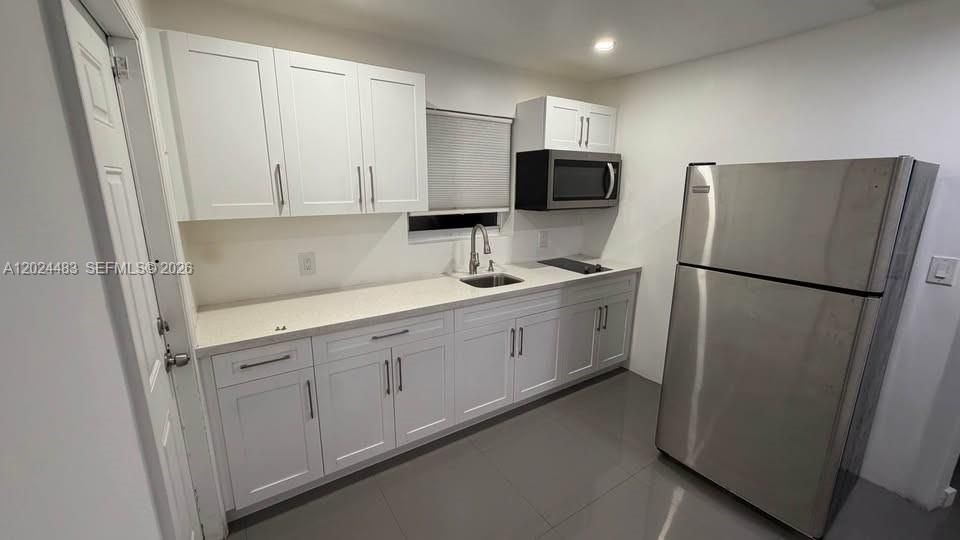Active With Contract: $1,350 (1 beds, 1 baths, 278 Square Feet)