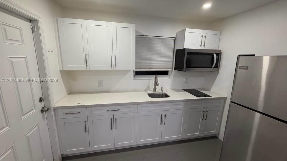 Active With Contract: $1,350 (1 beds, 1 baths, 278 Square Feet)