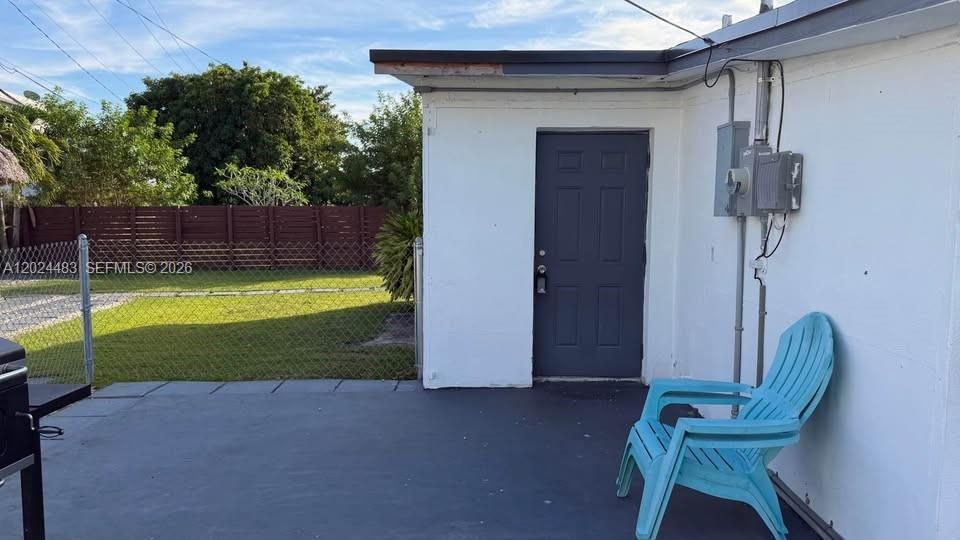 Active With Contract: $1,350 (1 beds, 1 baths, 278 Square Feet)