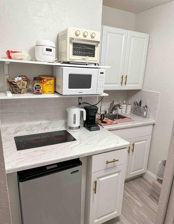 For Rent: $1,500 (1 beds, 1 baths, 1129 Square Feet)