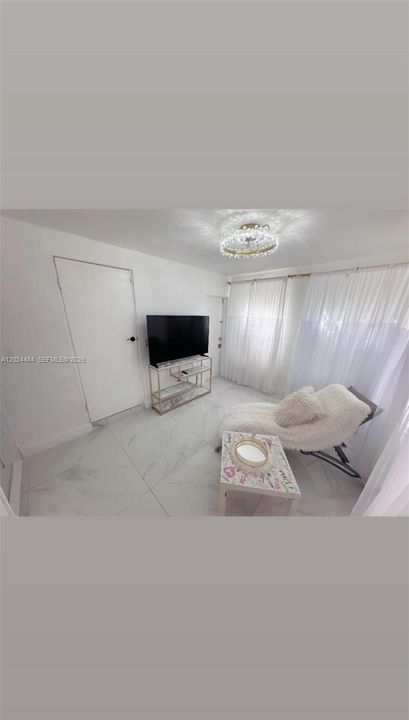 For Rent: $1,500 (1 beds, 1 baths, 1129 Square Feet)