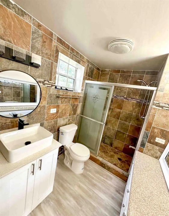 For Rent: $1,500 (1 beds, 1 baths, 1129 Square Feet)