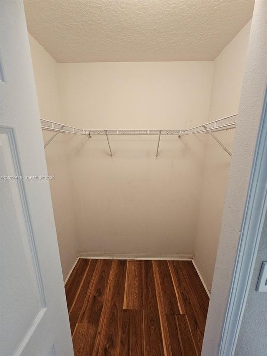 В аренду: $2,600 (4 спален, 2 ванн, 2078 Квадратных фут)