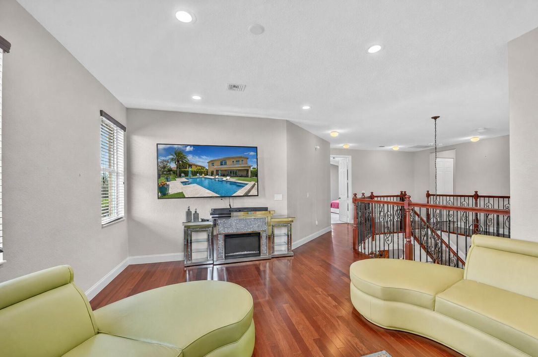 The landing bonus room