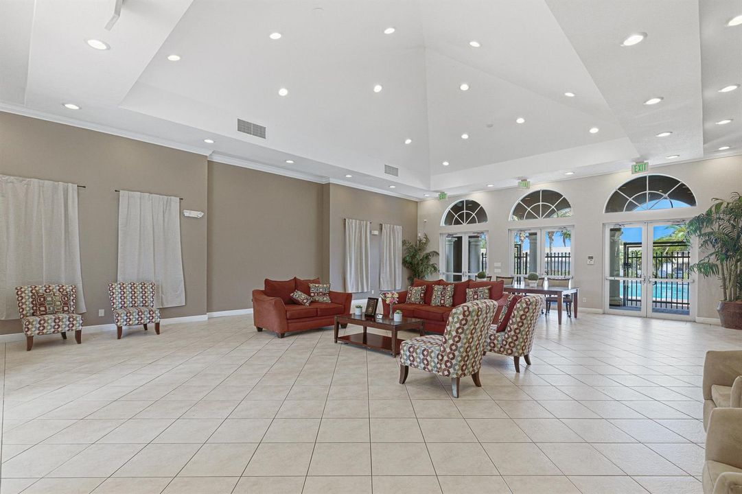 Clubhouse-C