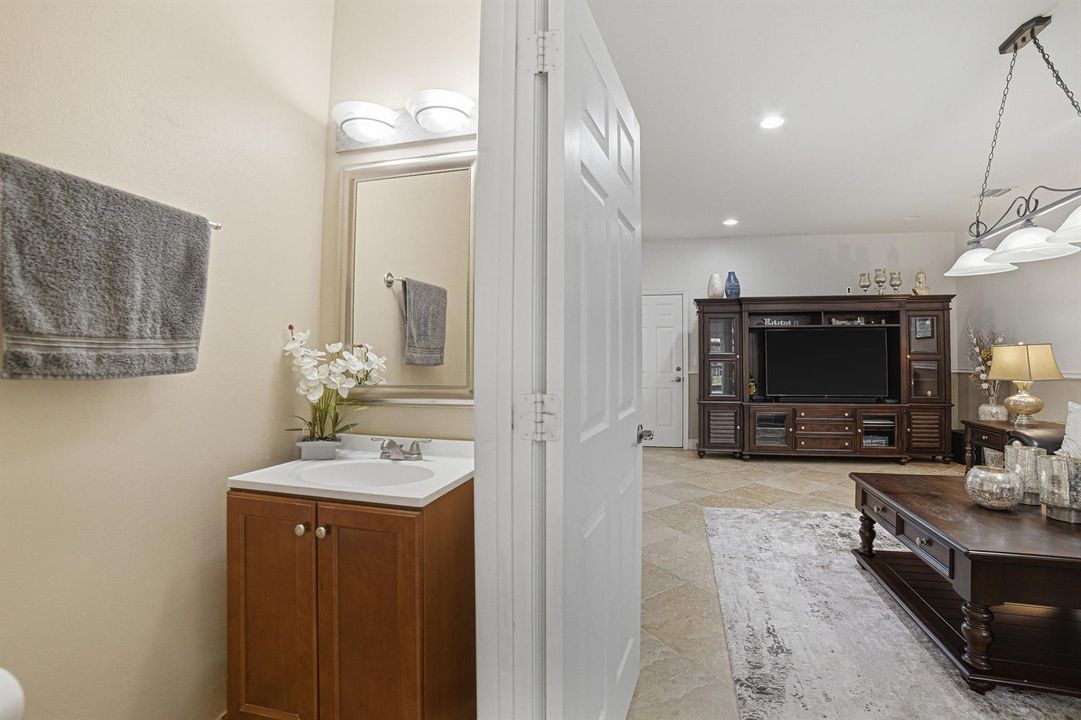 Bathroom-Livingroom