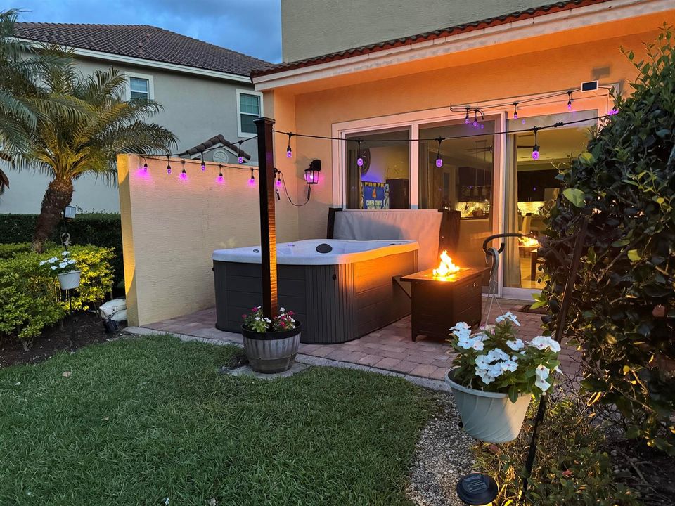 AT NIGHT PORCH