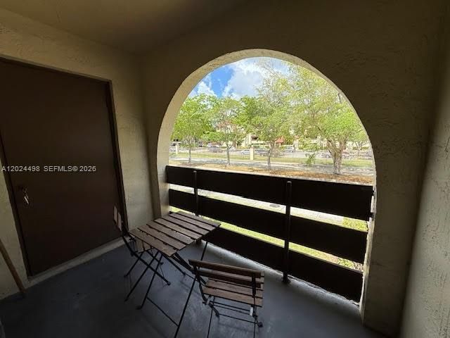 En Venta: $311,000 (2 camas, 2 baños, 944 Pies cuadrados)