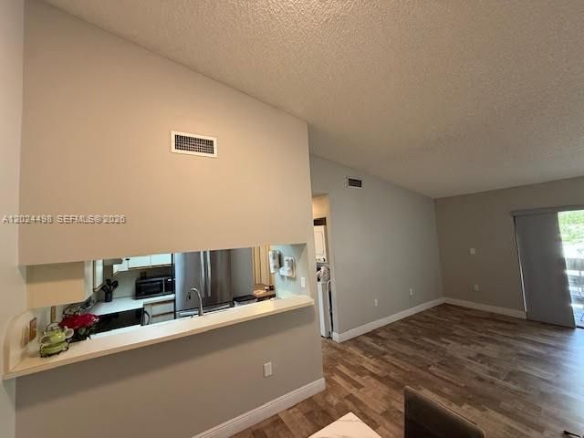 En Venta: $311,000 (2 camas, 2 baños, 944 Pies cuadrados)