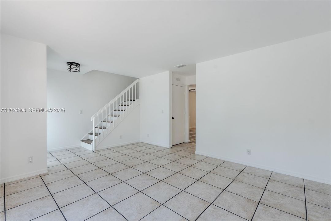 For Rent: $3,200 (3 beds, 2 baths, 1596 Square Feet)