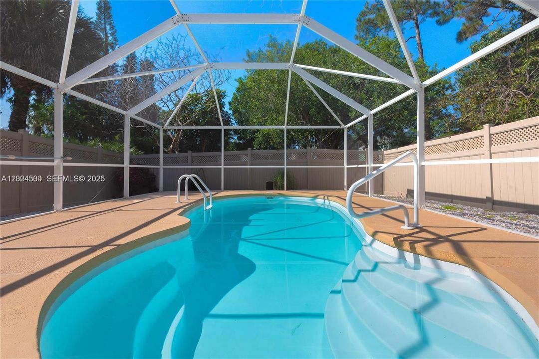 For Rent: $3,200 (3 beds, 2 baths, 1596 Square Feet)