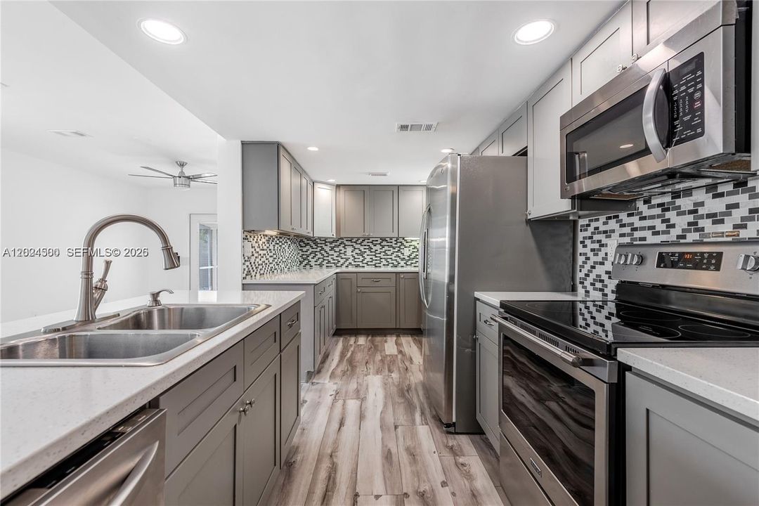For Rent: $3,200 (3 beds, 2 baths, 1596 Square Feet)